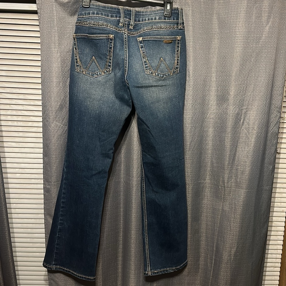 Women wrangle jeans - Picture 7 of 10